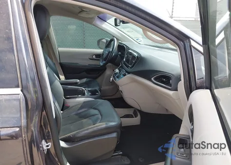 2020 Chrysler Pacifica Touring L z USA, uszkodzony, nr VIN 2C4RC1BG7LR268830